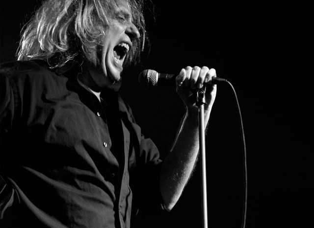 Γιάννης Αγγελάκας: «Ο έρωτας κι ο φασισμός δεν κρύβονται»