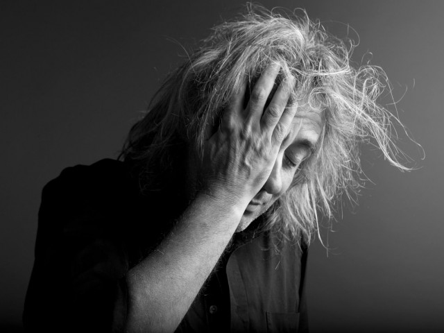 Ο Γιάννης Αγγελάκας επιστρέφει στη σκηνή του Stage Volume 1