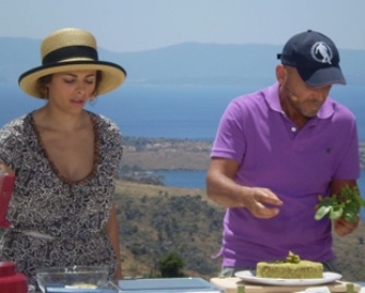 Στην Αίγινα ταξιδεύουν οι «Γλυκιές αλχημείες» στην τελευταία τους εκπομπή