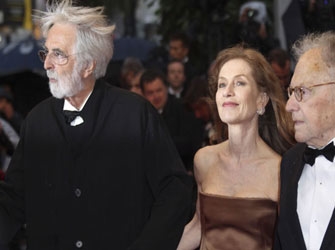 Χάνεκε: «…πρέπει να υπομένεις την αγάπη που έχεις δίπλα σου»!