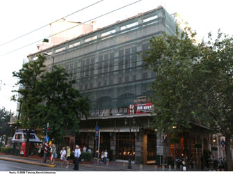 Δύο ιστορικά θέατρα αλλάζουν όψη!