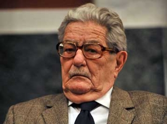 «Έφυγε» ο φιλόσοφος Κώστας Αξελός