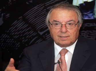 «Ένας λόγος παραπάνω» με τον Γεώργιο Μπαμπινιώτη