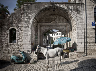 Μια Βαλκανική Ιστορία