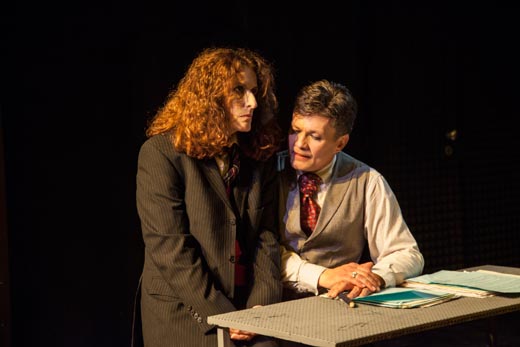 Η Σοφία Φιλιππίδου είναι ο Μπάρτλεμπι ο γραφιάς