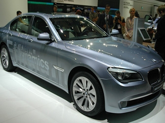 Citroen 2CV και BMW 7 Active Hybrid