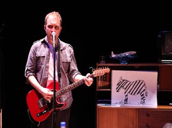 Ακραίες ιστορίες με Third Angel και mala voadora