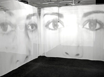 O Κριστιάν Μπολτάνσκι καταγράφει το βλέμμα και τα χτυποκάρδια των Αθηναίων