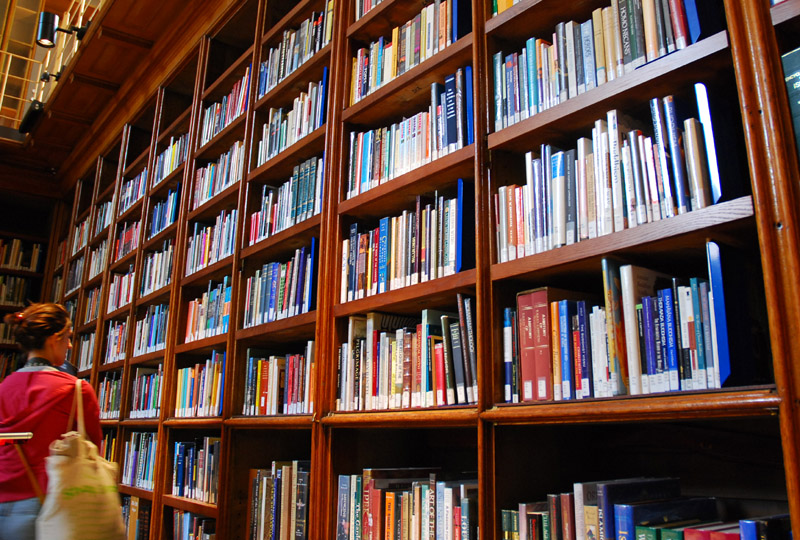 Τα ευπώλητα βιβλία της εβδομάδας από τα Public