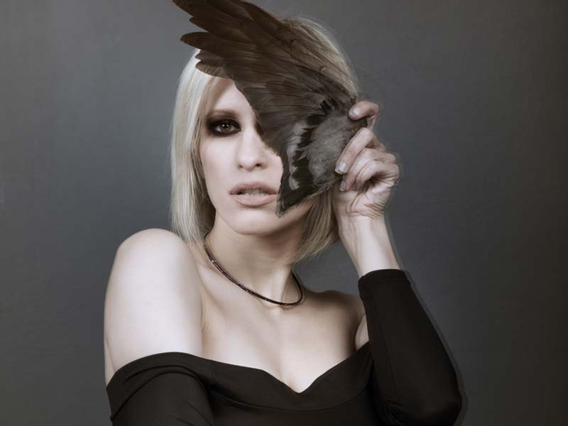 Ανδρονίκη Σκουλά (Chaostar): H μουσική μας είναι σαν μια διαδικασία ψυχανάλυσης