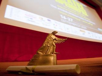 Νύχτες Πρεμιέρας Conn-x: Στρογγυλό Τραπέζι για Όλα τα Φεστιβάλ