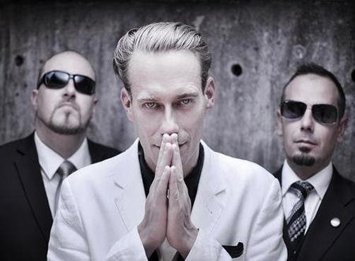 Covenant: «Μου αρέσει να χορεύω στην κόψη του ξυραφιού»