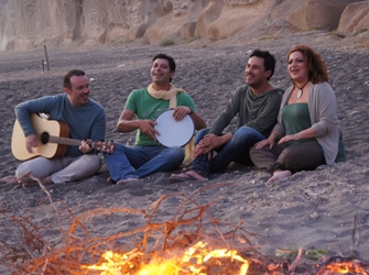 Ταξιδεύοντας στη Σαντορίνη, με το «Τρίφωνο»