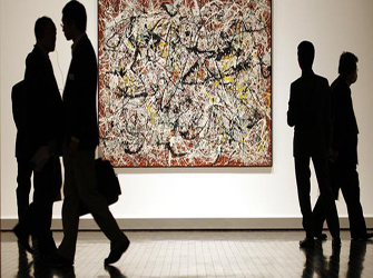 Διπλωματία με νότες, αγάλματα και πίνακες