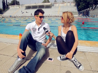 Λίγα λουλούδια, λίγη θάλασσα και τα αγόρια τους Τα «MTV everyday girls», 22/4