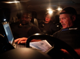 «Κυνηγώντας Ανθρώπους» στην «Εμπόλεμη Ζώνη» του Mega