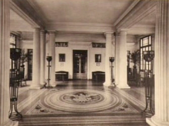 Αφιέρωμα στο «Ελληνικό Ίδρυμα» στο Παρίσι