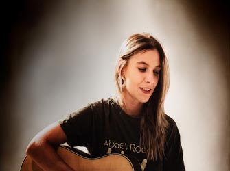 Το Gazarte καλωσορίζει το 2014 με Ειρήνη Σκυλακάκη