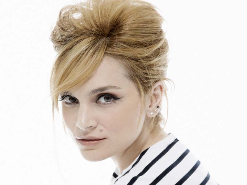 Η Ελεωνόρα Ζουγανέλη και στο Μέγαρο Μουσικής με τα τραγούδια της Μελίνας