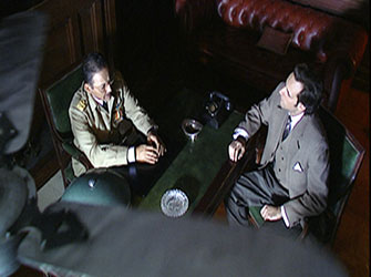 Ο  «Οικονομικός Δολοφόνος» Πάει Παντού!