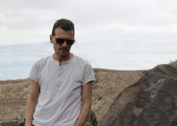 Ο Μανώλης Φάμελλος υποδέχεται στη σκηνή τις N.Μποφίλιου και N.Green