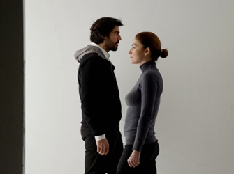 »Το Φάντασμα φεύγει» όταν το θέατρο συναντά τη λογοτεχνία και τα εικαστικά