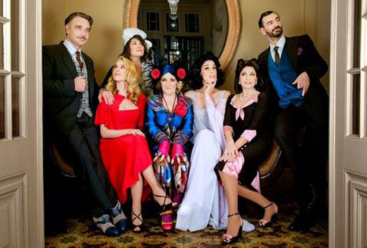 Ένα «ανάλαφρο» Φάντασμα με γόβες στο Θέατρο Γκλόρια