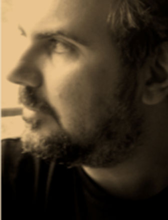 O θεατρικός συγγραφέας Ανδρέας Φλουράκης στο Royal Court Theatre