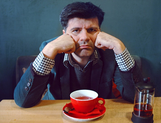 Ο «Μπάσταρδος Γιος» Φοίβος Δεληβοριάς στον Πειραιά