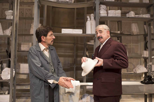 Παραστάσεις που «μυρίζουν» εκλογές