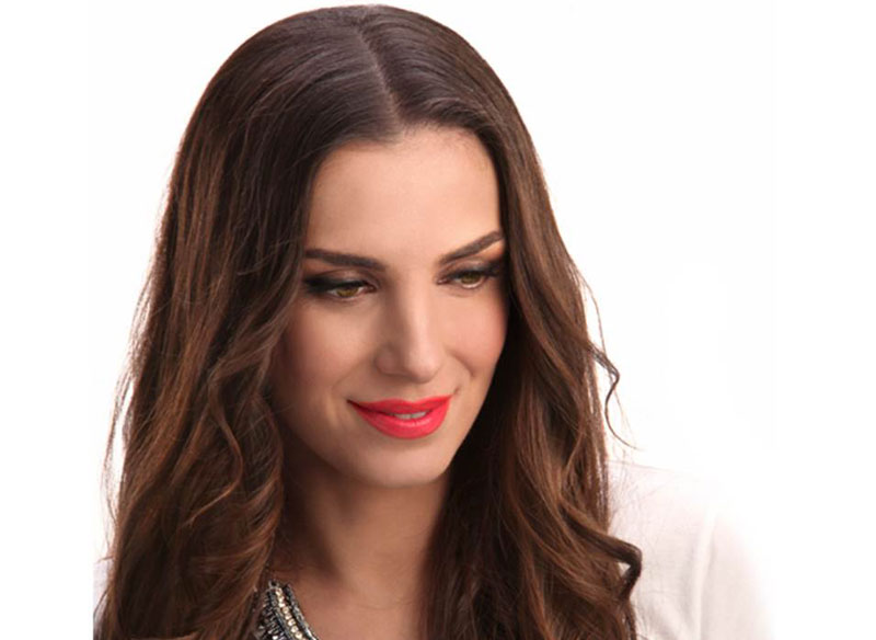 Η Φωτεινή Δάρρα τραγουδά για «τα καλύτερά μας χρόνια»