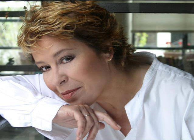 Chronos: Το νέο project της Δήμητρας Γαλάνη ζωντανά στο Gazarte