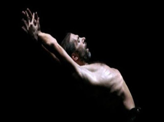 Σπαρακτικό ξέσπασμα στο φλαμένκο του Ισραέλ Γκαλβάν