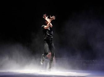 Καθηλωτικός χορός με τον διάσημο ισπανό χορευτή Ισραέλ Γκαλβάν