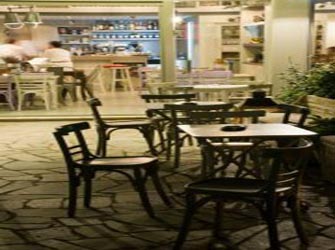 «Γαργάρα» στη Δροσιά με ποικιλίες και ρακόμελο