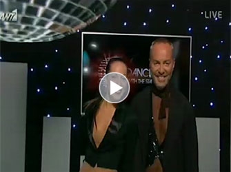 Ο Λάκης Γαβαλάς τα δίνει όλα!