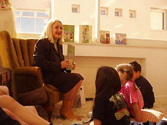 Γνωρίστε τη συγγραφέα Ειρήνη Καμαράτου-Γιαλλούση