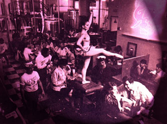 Με θεατρικές παραστάσεις και διαγωνισμό συνεχίζει ο κινητήρας