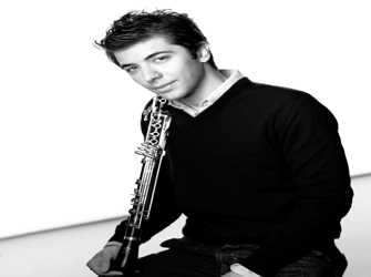 Ο Δ. Γραμμένος σε συναυλία στο Λούβρο