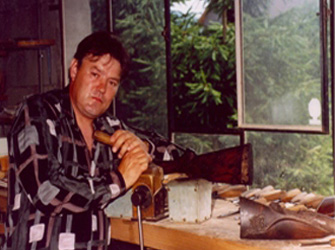 Κριστιάν Ενό: Μορφές από Ξύλο, στο σινέ+