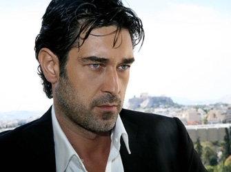 Φωτορεπορτάζ: Συναντήσαμε τον Burak Hakki του Kismet, στο εστιατόριο «Παπαδάκης»