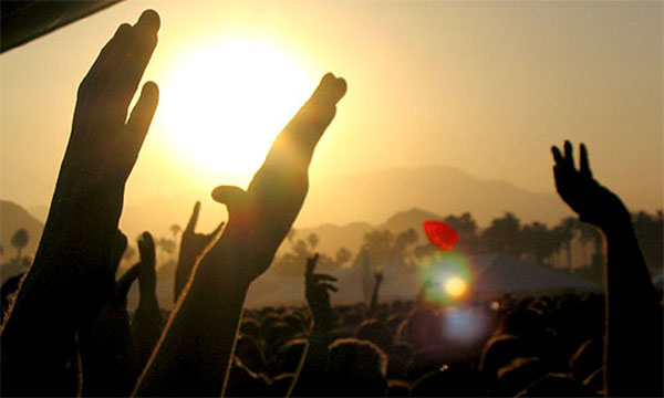 Τα πιο χαρακτηριστικά μουσικά hit του καλοκαιριού και τα «μυστικά» τους