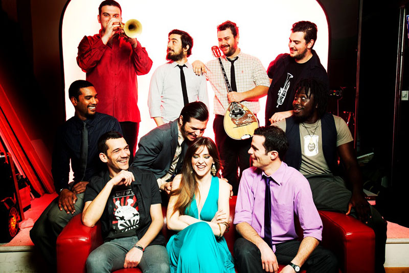 Οι Imam Baildi μιλούν στο in.gr για το πλούσιο μουσικό καλοκαίρι τους