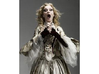 Ντε Σαντ. Στη Ζυστίν…