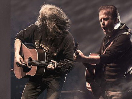 Ο Νίκος Ζιώγαλας συναντάει τον Βασίλη Καζούλη στην Ηλιούπολη