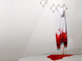 «Γδύσιμο» ωμότητας στην «Κοκκινοσκουφίτσα – Το Πρώτο Αίμα»