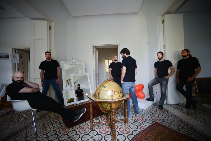 ΚοllektivA: «Η σημερινή ηθική & δικαιοσύνη υπηρετεί τα συμφέροντα των ισχυρών»