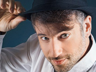 O Kωστής Μαραβέγιας live σε Αθήνα και Θεσσαλονίκη το Φεβρουάριο