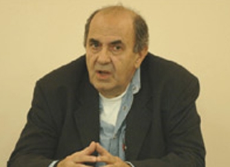 Κώστας Κουτσομύτης: Ο σκηνοθέτης που παντρεύτηκε την επιτυχία