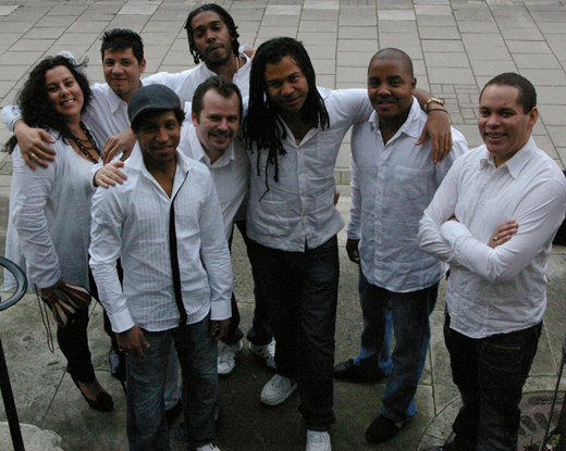 Μουσικοχορευτική «επίθεση» από την Κούβα σε ένα φεστιβάλ